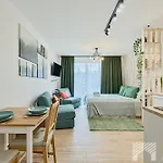 Slovianka By Lookap - Jacuzzi, Basen, Sauna, Garazu, Sala Zabaw , Co -work Apartment Lodz